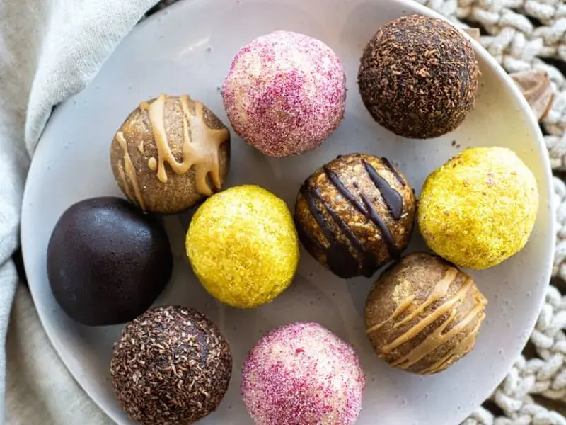 Date & Walnut Energy Bites