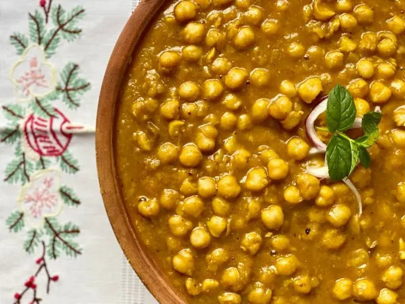 High-Fibre Chana Curry with Brown Rice (PCOS-Friendly)
