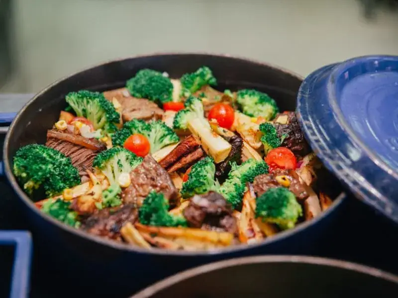 Lean Beef and Broccoli Stir-Fry with Brown Rice